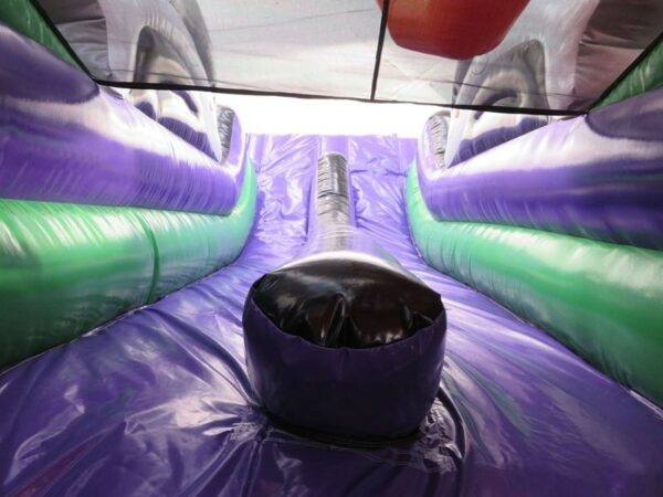 Toboggan gonflable ventilé pour bord de piscine, décoré pieuvre.