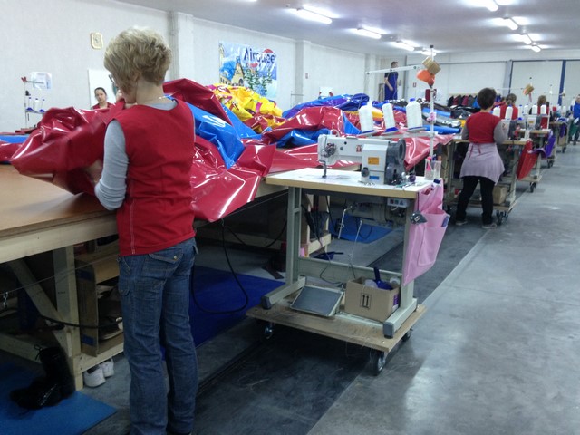 Aire de jeux gonflable, atelier fabrication jeu gonflable.