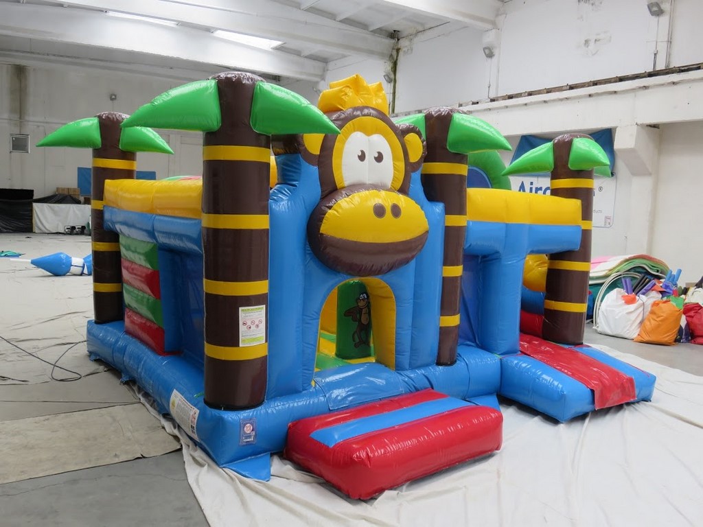 Structure gonflable combo singe palmiers.