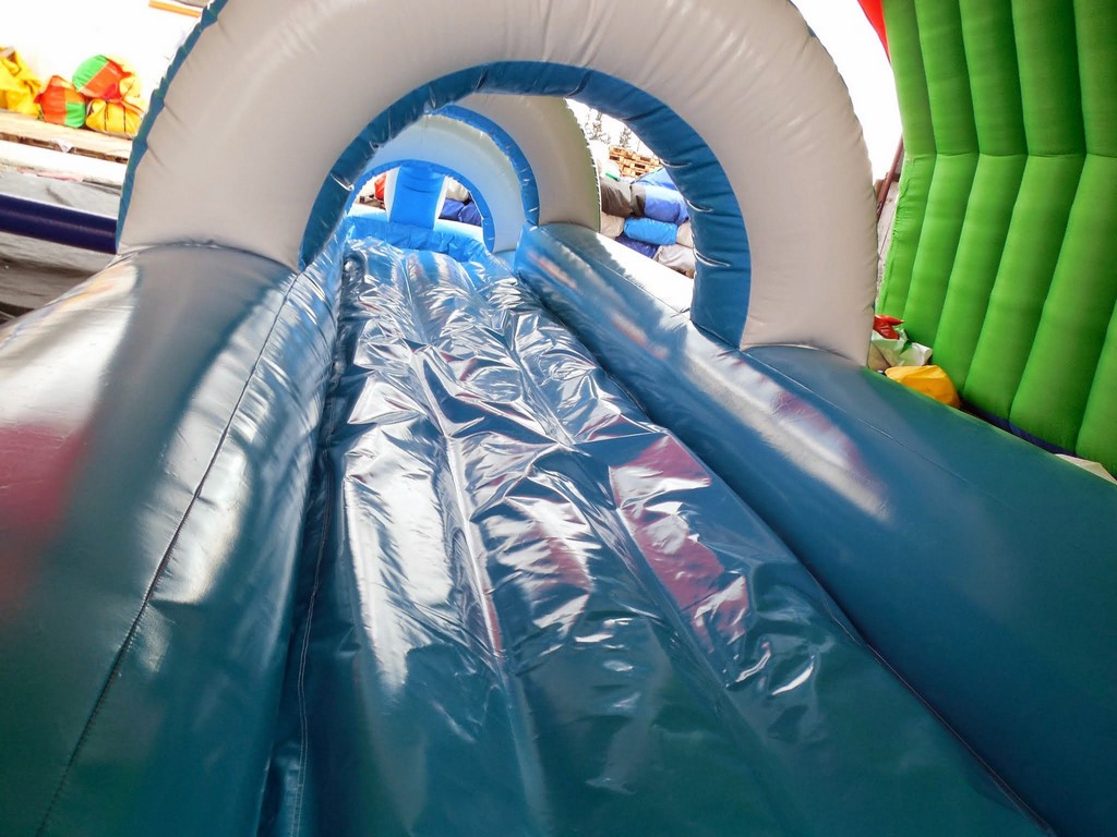 Ventre glisse gonflable à acheter, modèle ventriglisse requin.