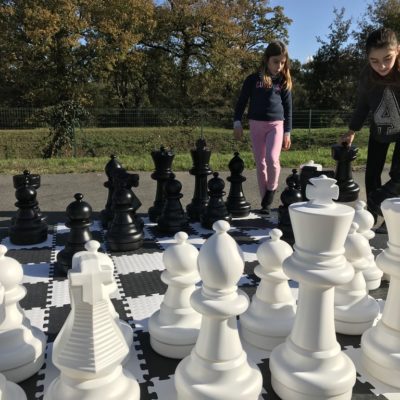 jeu-d-echecs-geant-pions jeu-d-echecs-geant-pions