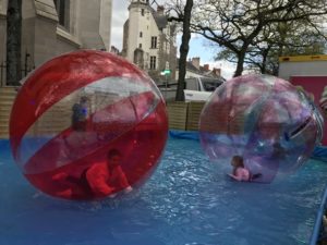 Faire des bulles geantes, jeux exterieurs et sports