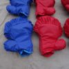 Gants de boxe géants pour les animations.