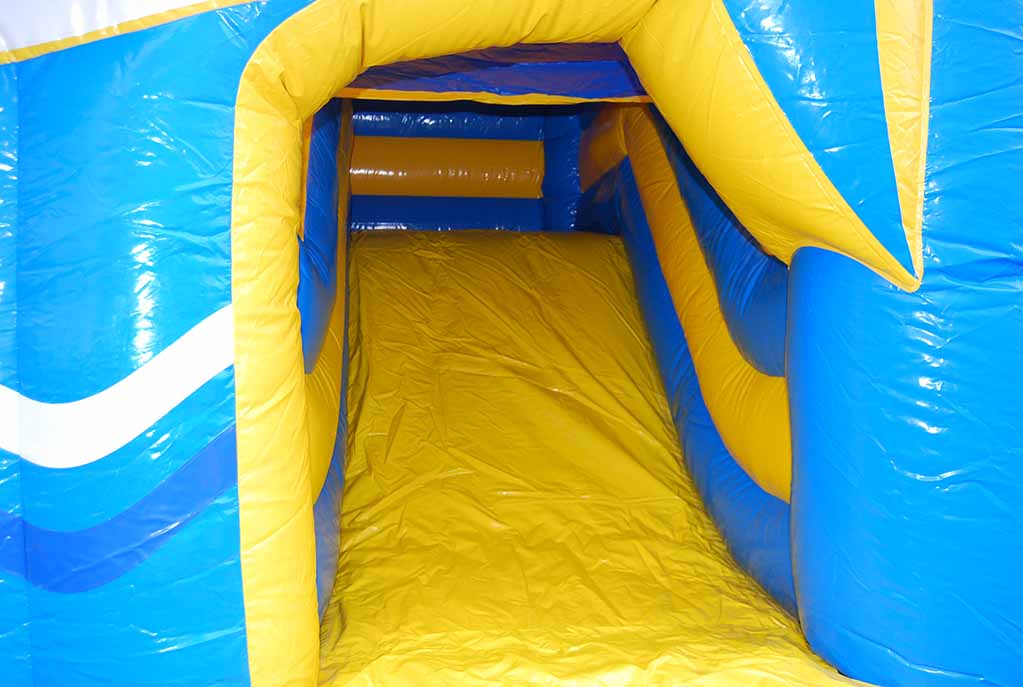 Promotion structure gonflable combo requin glisse