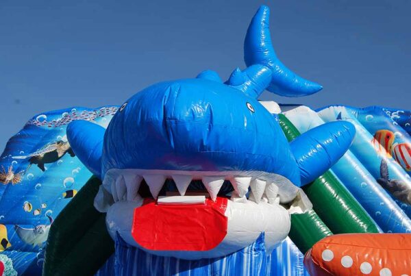 Croc enfants gonflable requin gueule