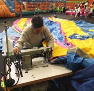 Réparation château gonflable couture