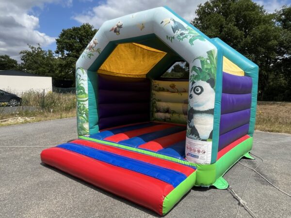 Château gonflable panda pas cher.