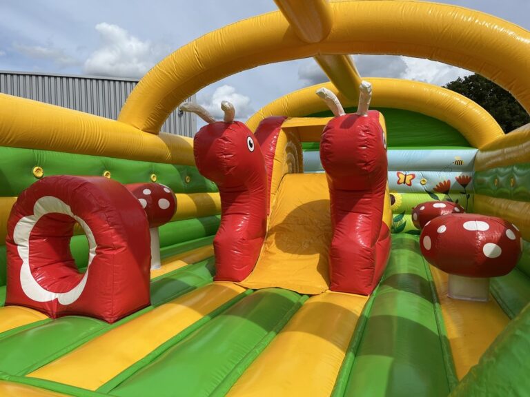 Brumisation gonflable escargot, jeu d'eau.