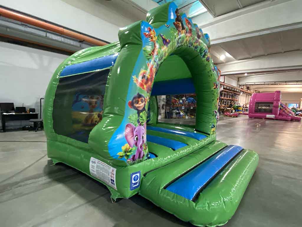 Château gonflable professionnel décoré jungle