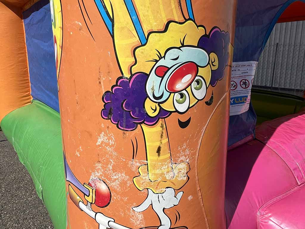 Bain de boules occasion avec des décorations passées
