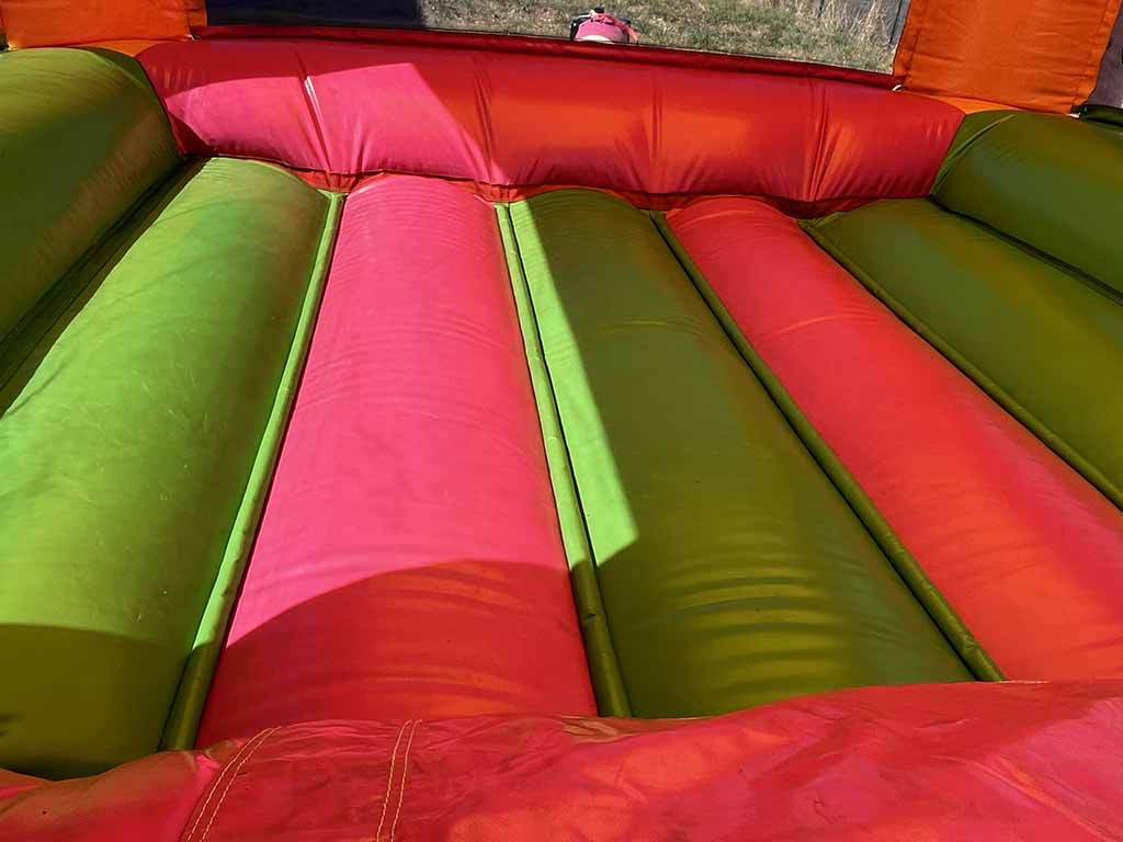 Bain de boules occasion avec un matelas gonflable