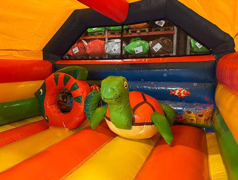 Château gonflable occasion poisson avec jeux