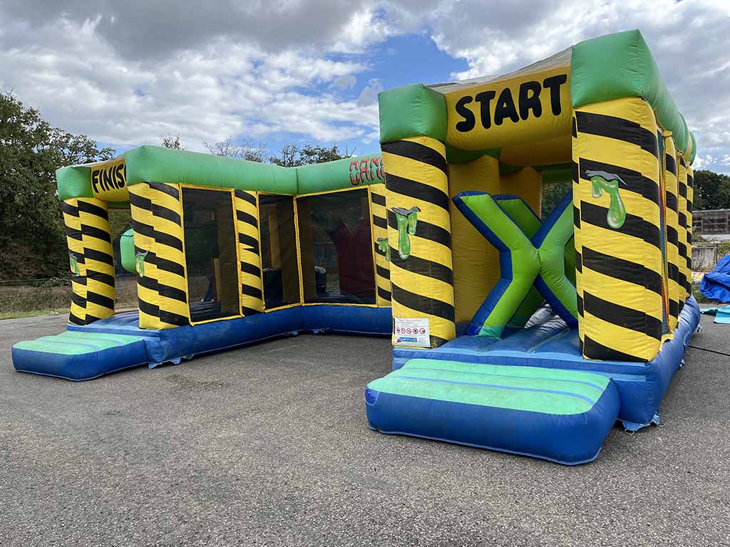 Parcours gonflable occasion en U, de nombreux obstacles à franchir !