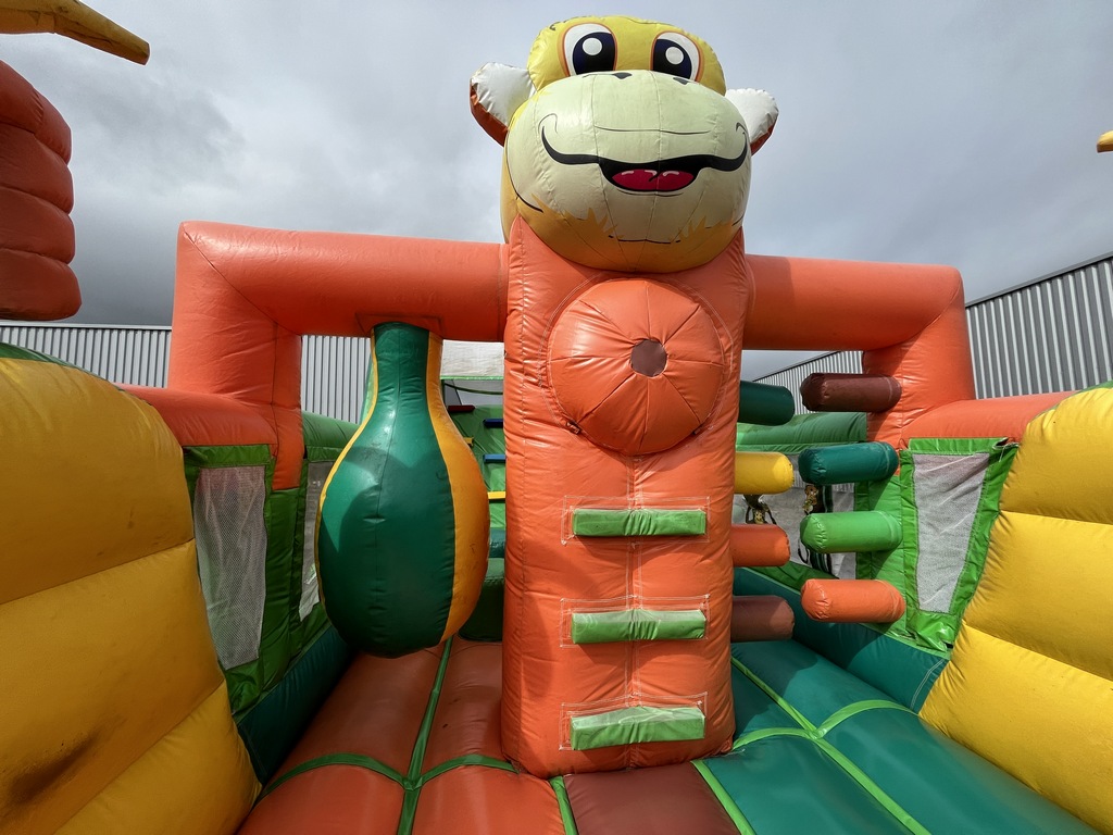 Parcours gonflable singe occasion avec jeux et toboggan